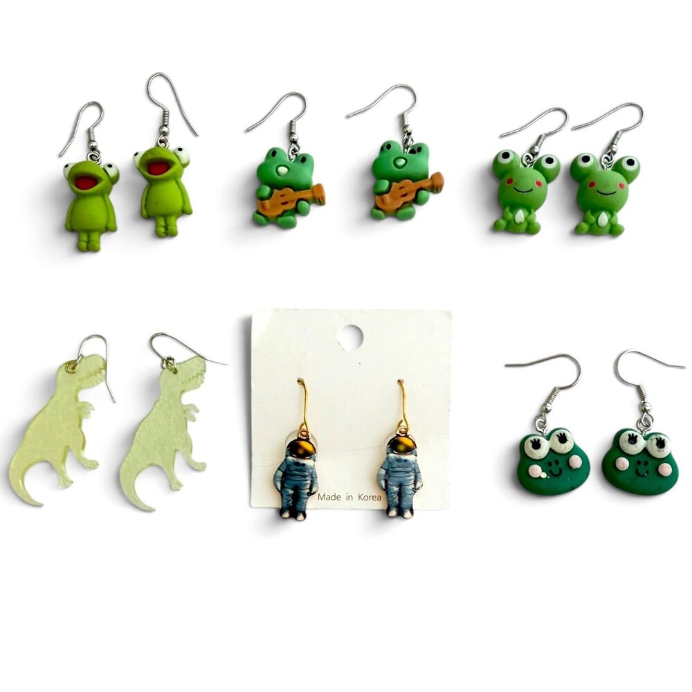 Lot of 6 Pairs Novelty Frog Astronaut Dinosaur Dangle Earrings Kawaii Cute Desc
